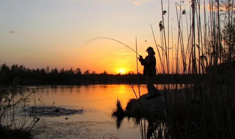 В МЧС рассказали о правилах, которые нужно соблюдать на весенней рыбалке